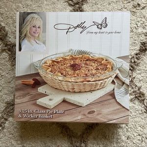 NWOT Dolly Parton Glass Pie Plate